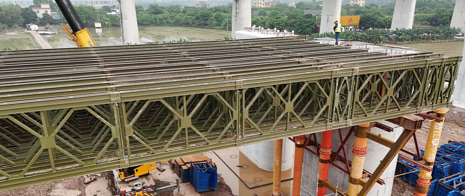 Hezhou Statio Extra magnum pontem in Zhuhai-Zhaoqing summus Volo ferriviaria
